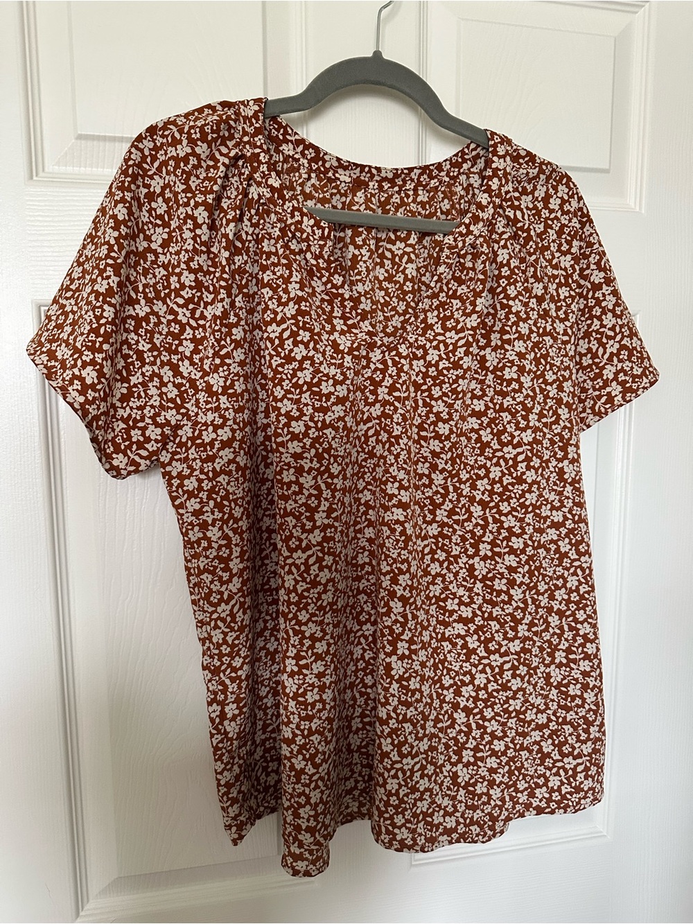Rust Floral Short-Sleeve Women’s Top